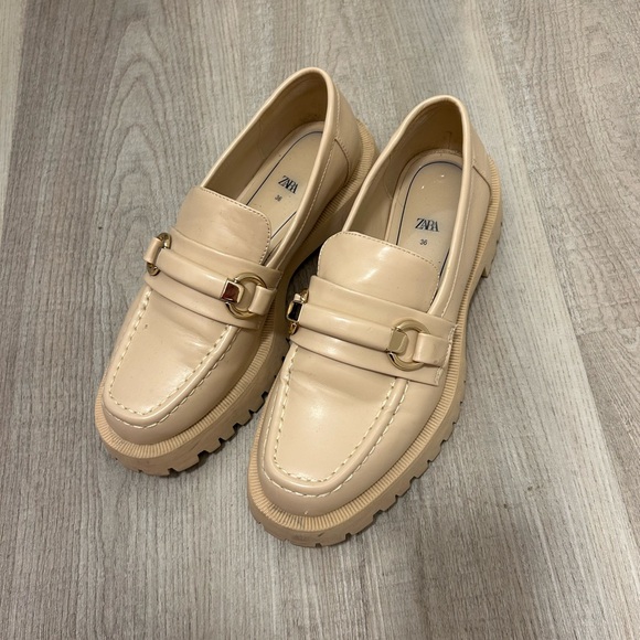 ZARA Chunky Nude Loafer - Picture 5 of 5